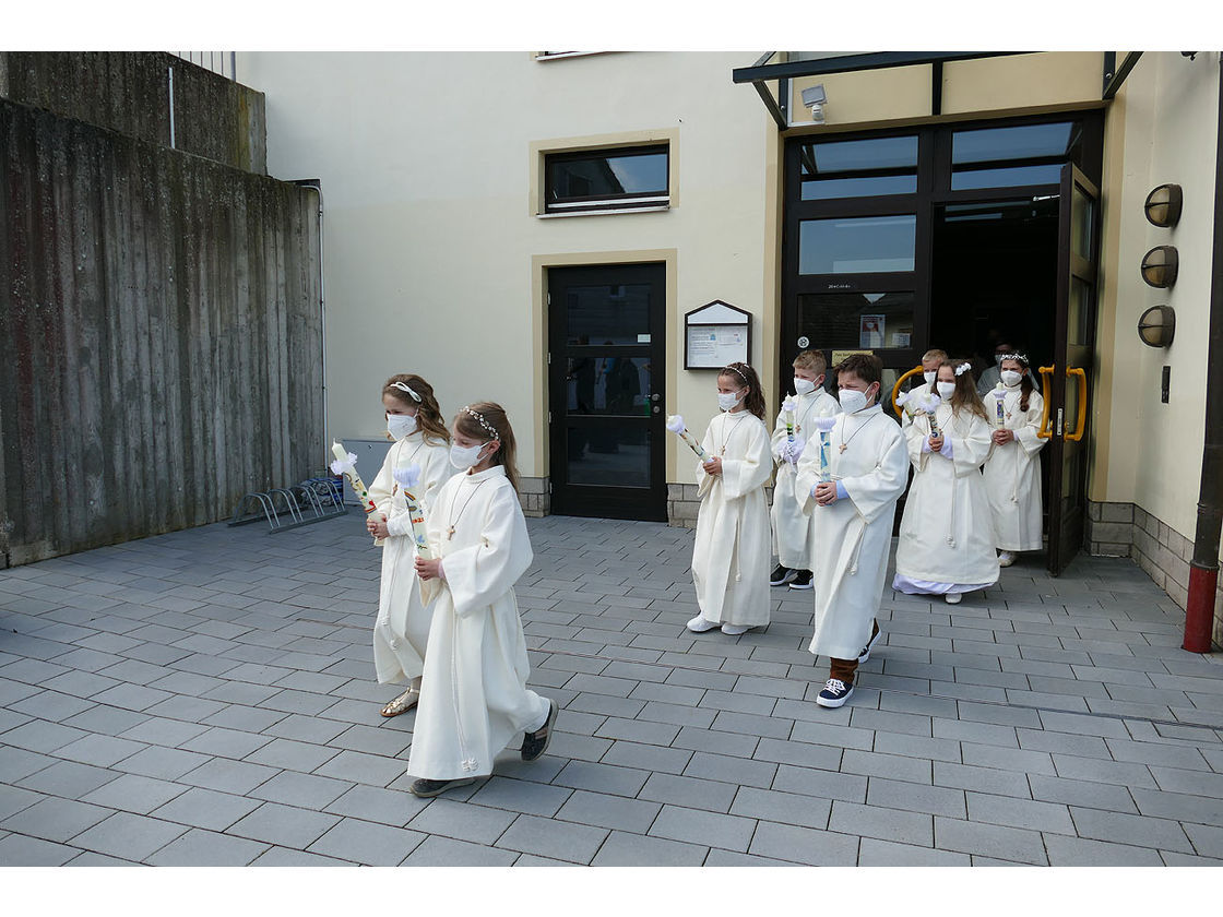 Feier der 1. Heiligen Kommunion in Sankt Crescentius (Foto: Karl-Franz Thiede)